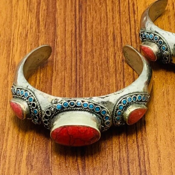 SingleTribal Coral Stones Cuff Bracelet With Turquoise Beads, Handmade Coral - Picture 10 of 15